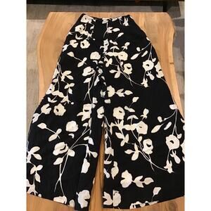 J. Peterman Company Pants Womens Size‎ 8 Wide Leg 100% Silk Black White Floral
